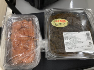 もずくとスモークサーモン