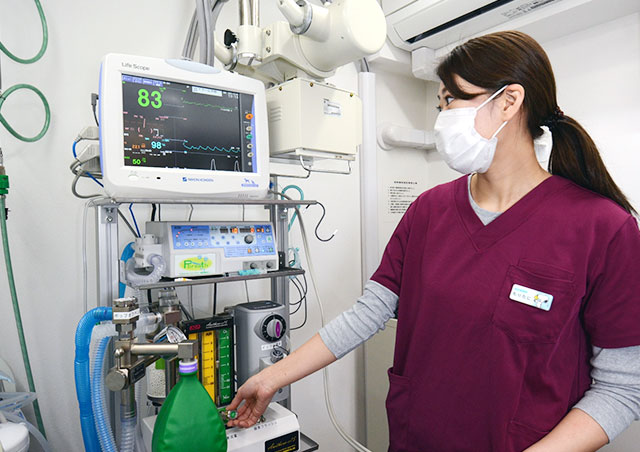 麻酔担当の獣医師による徹底したモニタリング体制